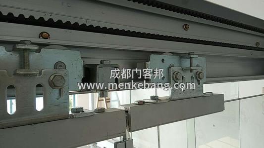 自動門軌道脫落調(diào)哪里,自動門軌道可以上油嗎
