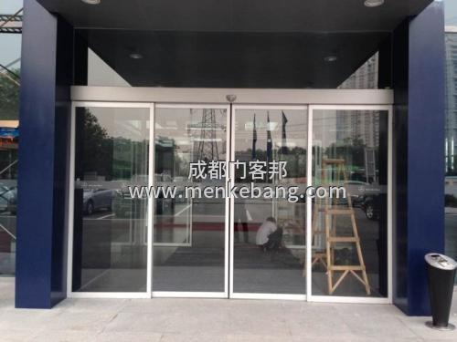 門客邦自動門維修工程師在自動門日常檢查及保養(yǎng)