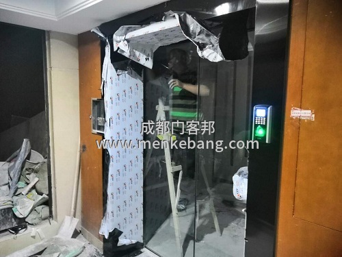 5成都辦公室門禁玻璃門案例,公司自動(dòng)門案例,寫字樓辦公感應(yīng)門案例