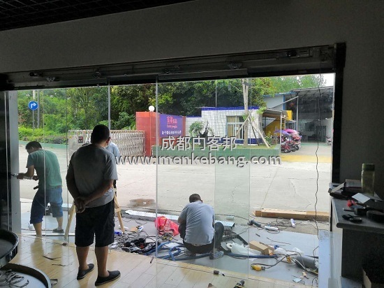 雙流公興鎮自動感應門安裝案例,成都雙流美食展廳感應門案例